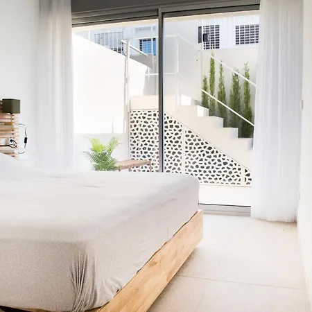 בית נופש Luxury - Pool View, Sun & Shade Terraces, Near Golf & Padel