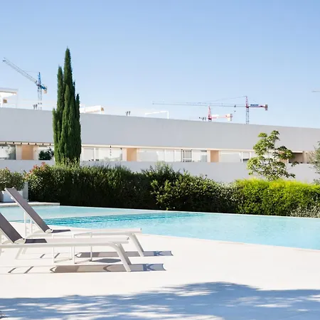 בית נופש Luxury - Pool View, Sun & Shade Terraces, Near Golf & Padel