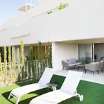 Luxury - Pool View, Sun & Shade Terraces, Near Golf & Padel Semesterbostad